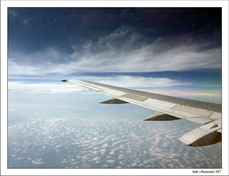 2011 - 08 - Dans les airs 06